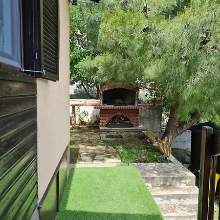 カントリーハウス Charismatic Garden With Sea View ロクヴァ・ロゴズニツァ