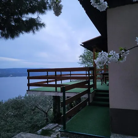 Charismatic Garden With Sea View Casa di campagna