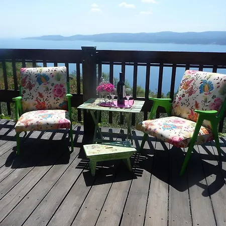 Charismatic Garden With Sea View Landhaus