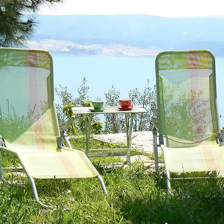 Charismatic Garden With Sea View Country house