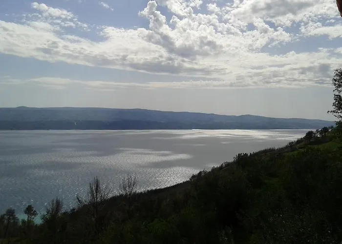 Charismatic Garden With Sea View Landhaus