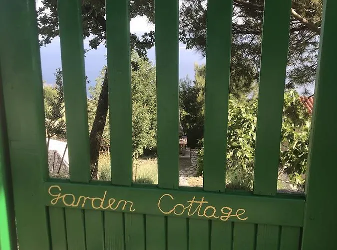 Landhaus Charismatic Garden With Sea View